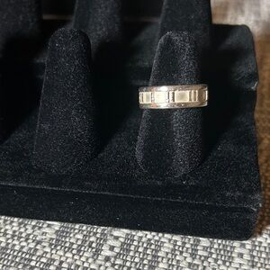 271. Tiffany & Co. Silver Atlas Ring size 5 1/2, w/COA